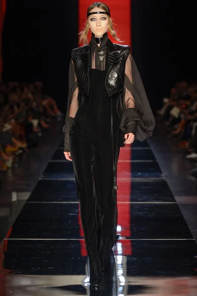 Look 9